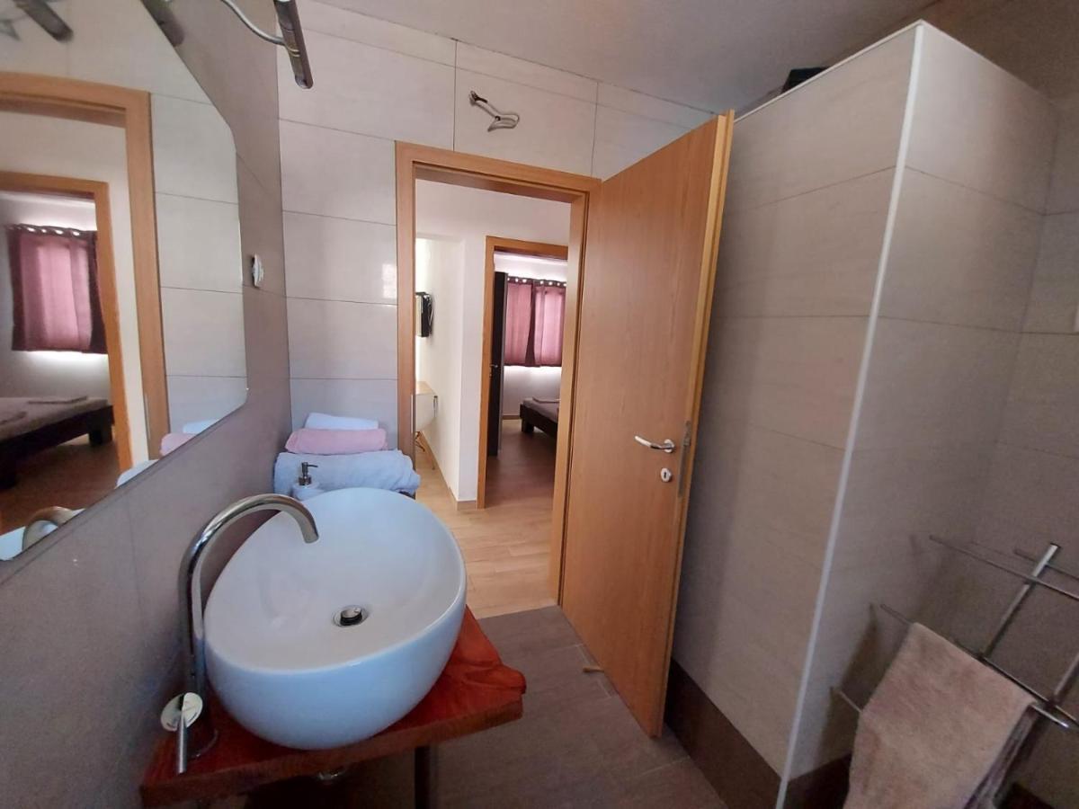 Frane Apartment Zavalatica Esterno foto